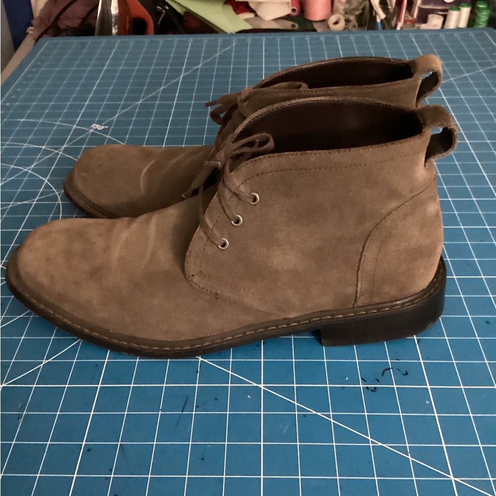 Men's Classic Brown Chukka Boots